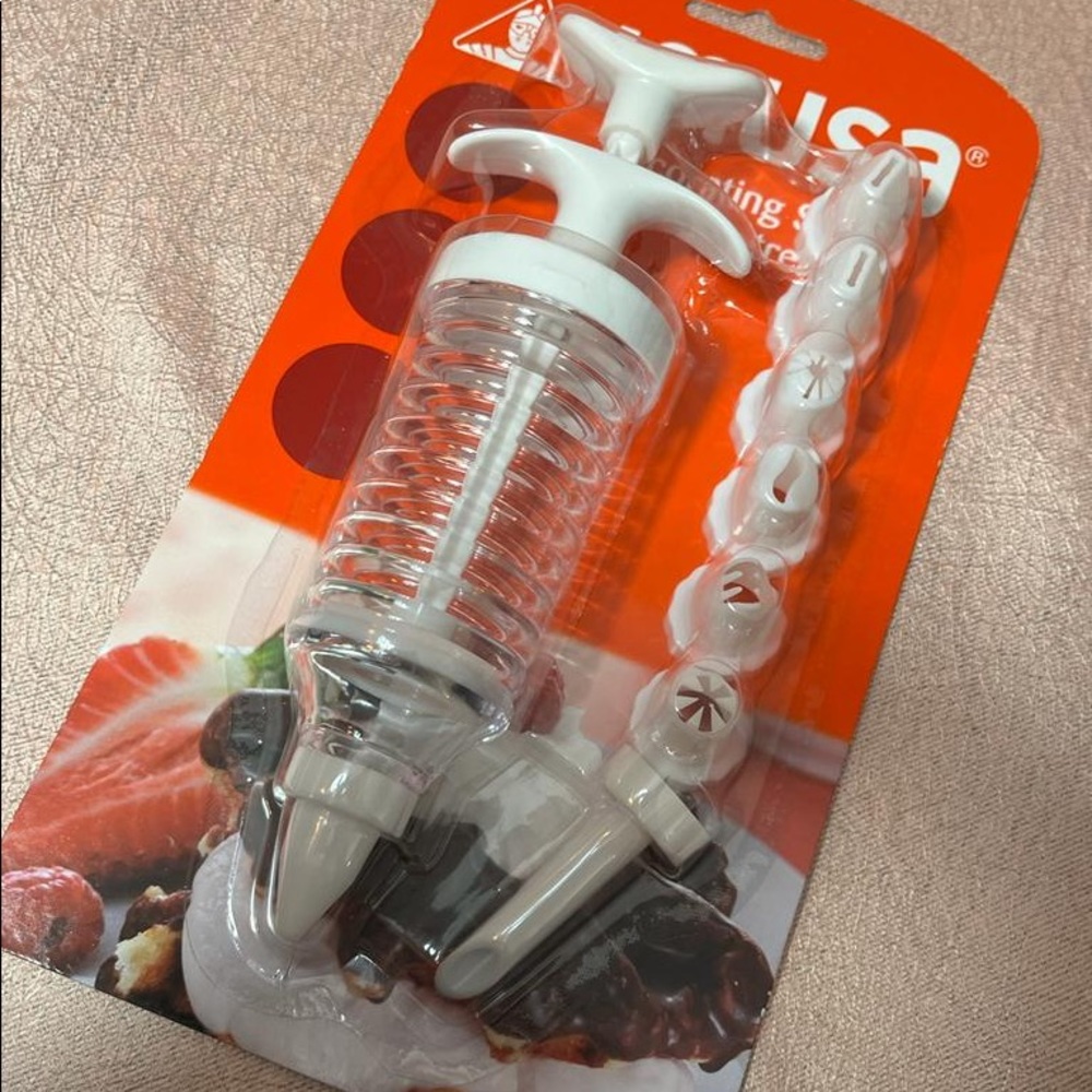 Decorating baking set